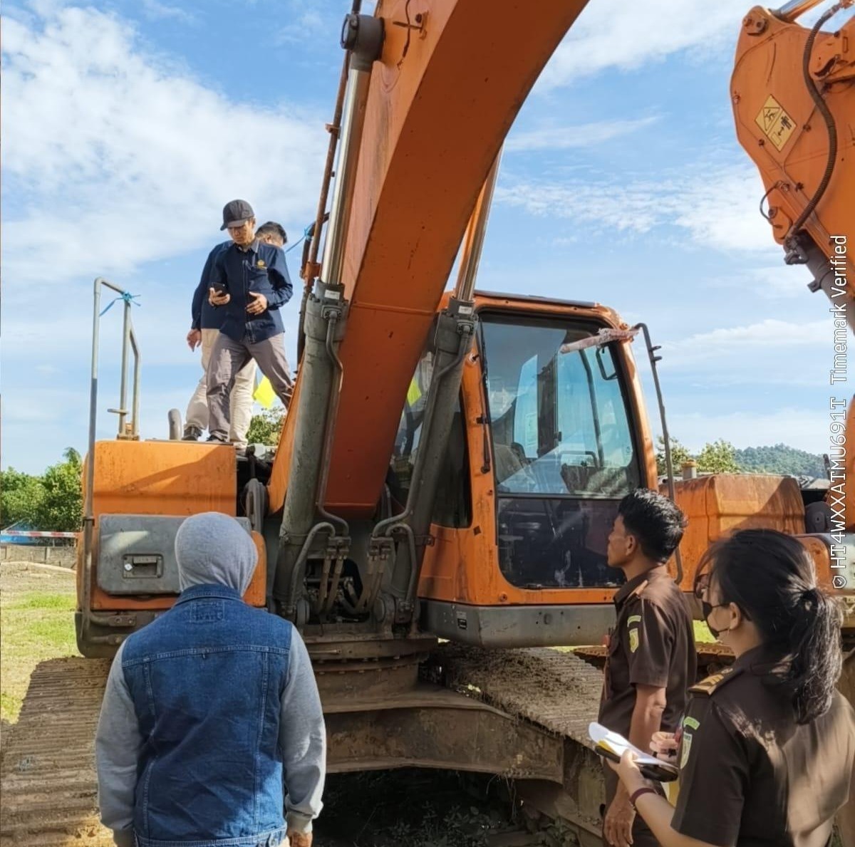 Penilaian 3 Unit Excavator Barang Rampasan Negara di PT Askon Kendari